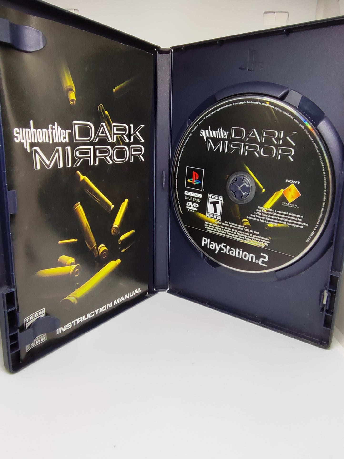 Syphon Filter Dark Mirror - Playstation 2 con Manual (Usado)