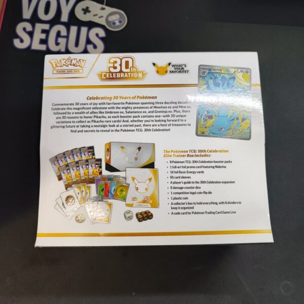 WhatsApp Image 2026-09-25 at 1.36.56 PM (1) Pokémon TCG: 30th Celebration Elite Trainer - Unica pieza en Inglés (Sellado)